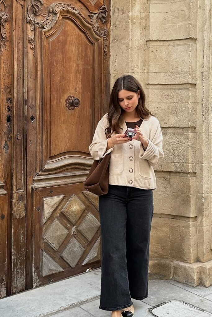 Beige Cardigan + Black Wide-Leg Jeans + Beige Ballet Flats + Brown Shoulder Bag