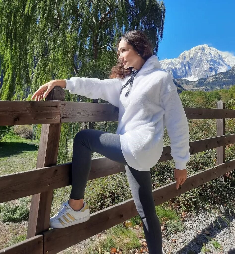 Grey Hoodie + Black Leggings + White Sneakers