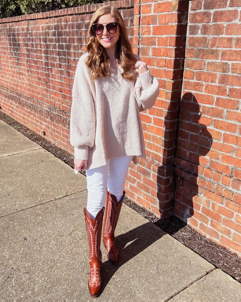 Oversized Sweater + Skinny Jeans + Ankle Boots