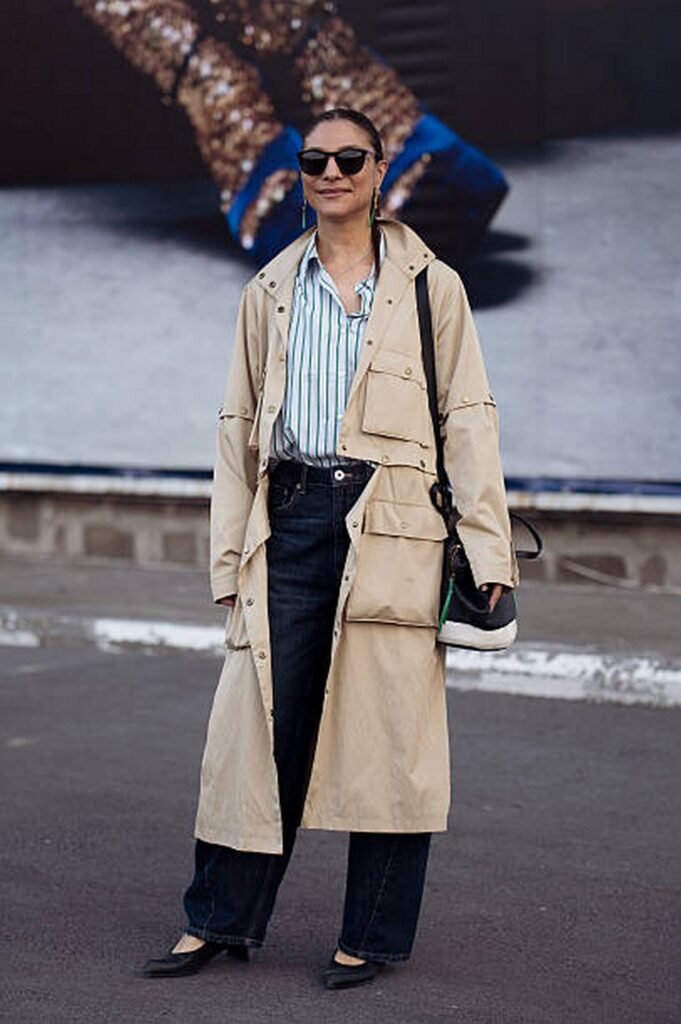 Beige Utility Trench Coat + Striped Shirt + Dark Wash Straight-leg Jeans + Black Flats