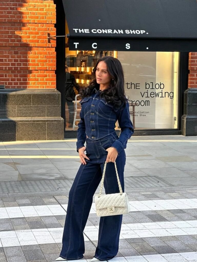 Dark Denim Fitted Jacket + Matching Wide-Leg Denim Pants + Quilted White Chain Shoulder Bag