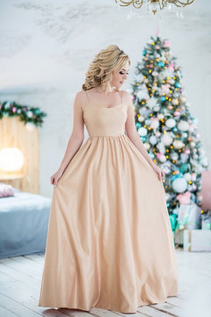 Nude Strappy Sleeveless Full-Skinned Gown