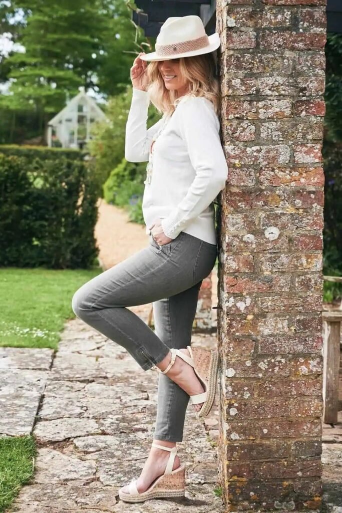 Black Long Cardigan + Navy Patterned Trousers + Navy Suede Pumps