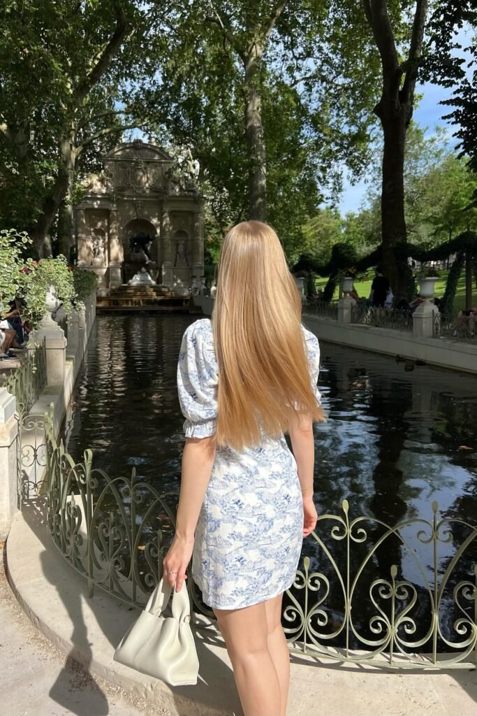 Blue and White Toile de Jouy Mini Dress + Puff Sleeves + White Leather Handbag