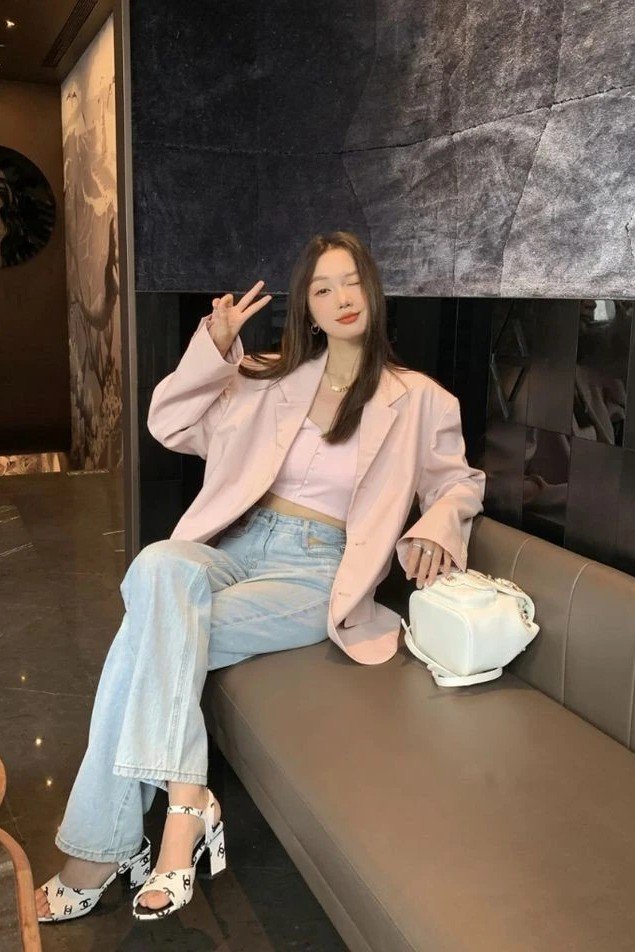 Light Pink Oversized Blazer + Pink Crop Top + Light Wash Wide-Leg Jeans + Patterned Heels