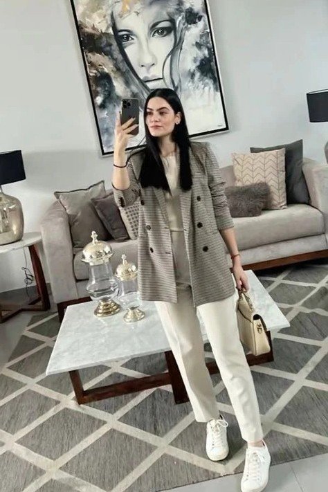 Plaid Double-Breasted Blazer + Beige Top + Off-White Trousers + White Sneakers