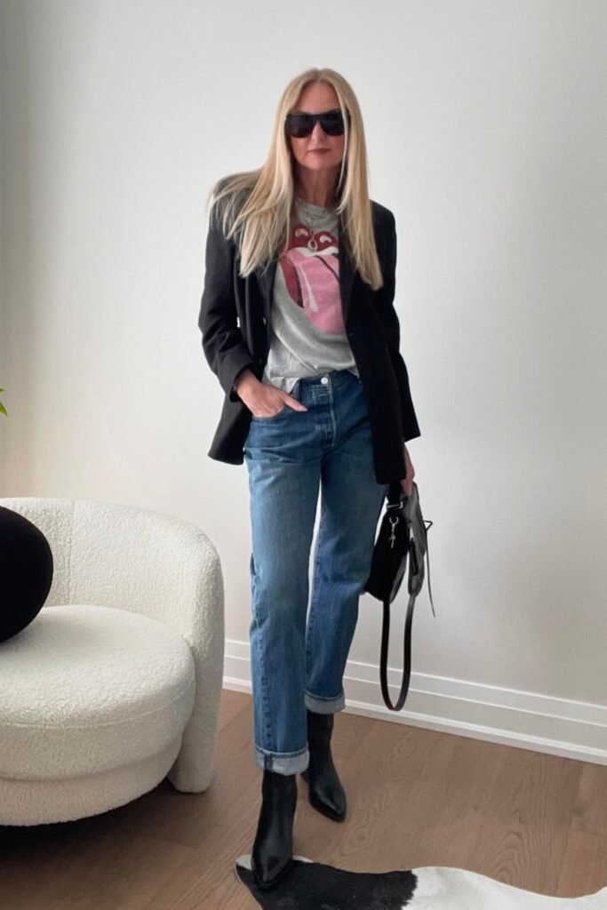 Black Oversized Blazer + Grey Graphic T-Shirt + Medium Wash Straight Leg Jeans + Black Pointed Toe Boots