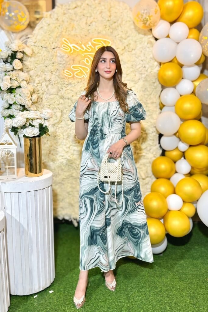 Green Marble Print Maxi Dress + Pearl Accessories + Transparent Pointed Pumps