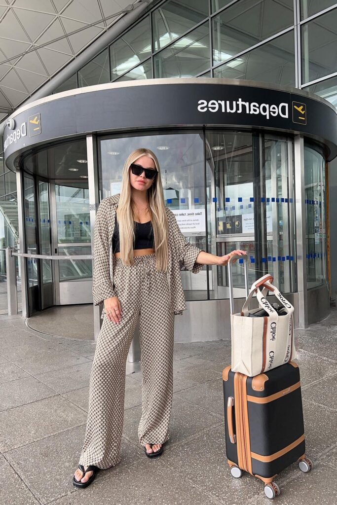 Patterned Pajama-Style Shirt and Trousers Set + Black Crop Top + Black Thong Sandals
