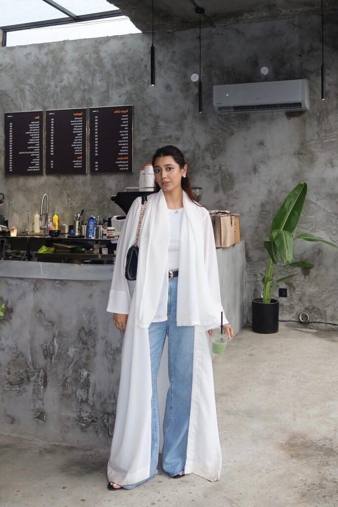 White Duster Coat + White Tank Top + Light Wash Wide-Leg Jeans