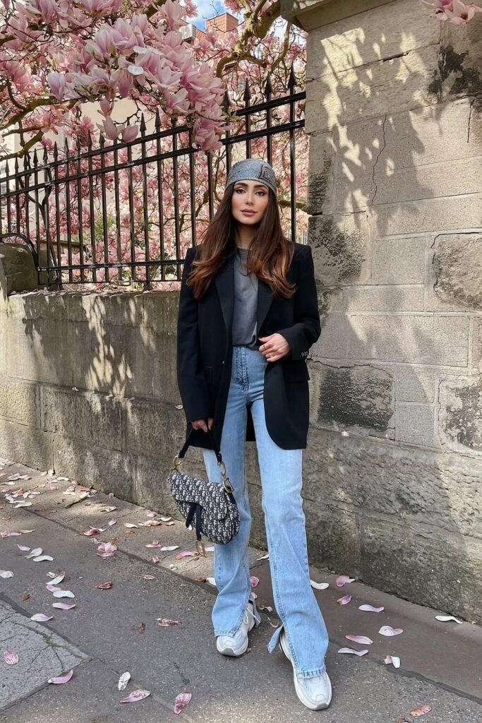 Black Oversized Blazer + Grey T-Shirt + Light Wash Split-Hem Jeans