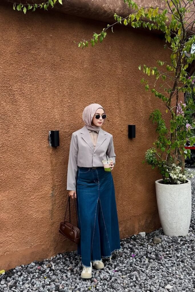 Cropped Taupe Blazer + Long Denim Maxi Skirt + Beige Sneakers