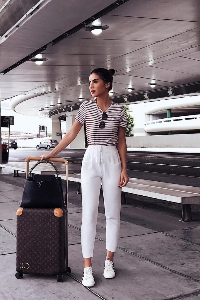 Red & White Striped T-Shirt + White High-Waisted Joggers + White Star-Print Sneakers