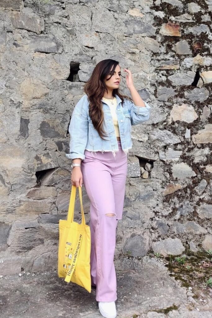 Cropped Light Wash Denim Jacket + Lilac Wide-Leg Jeans + White Platform Sneakers