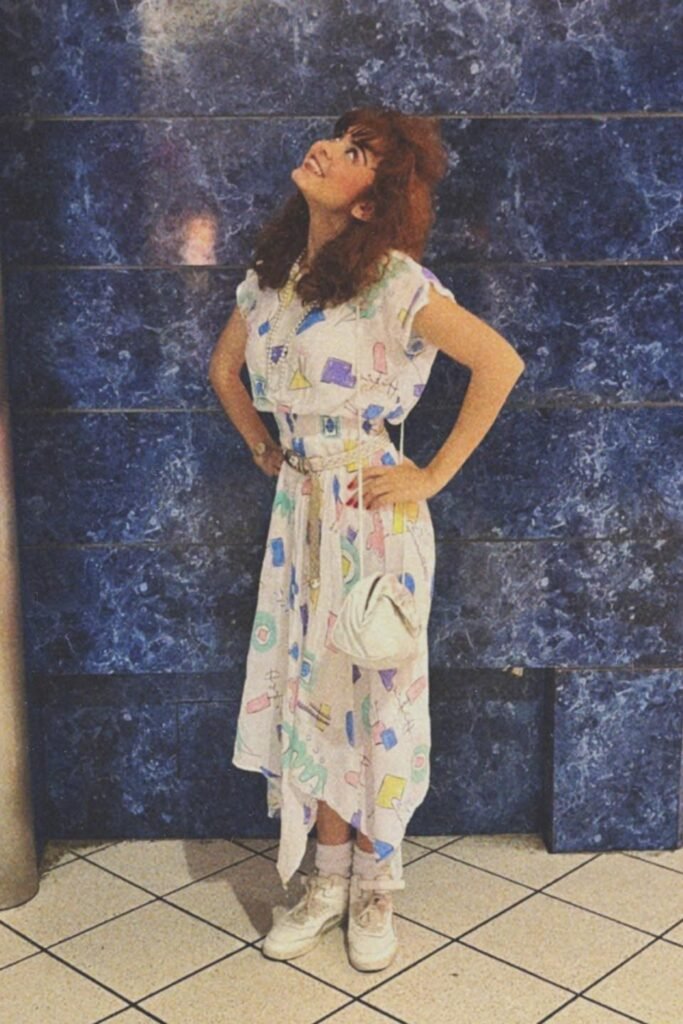 Geometric Print Short-Sleeve Midi Dress + White Braided Belt + White High-Top Sneakers