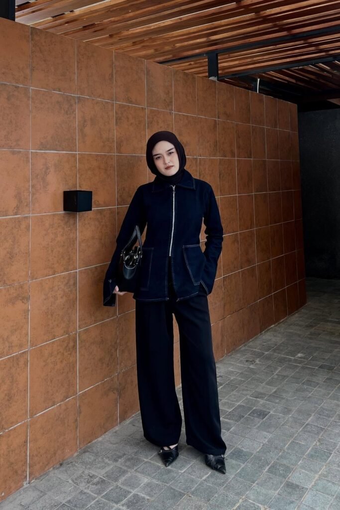 Navy Zip-up Denim Jacket + Black Wide-leg Trousers + Black Pointed Heels