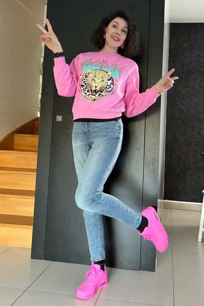 Pink Graphic Tiger Sweatshirt + Light Wash Skinny Jeans + Hot Pink Sneakers