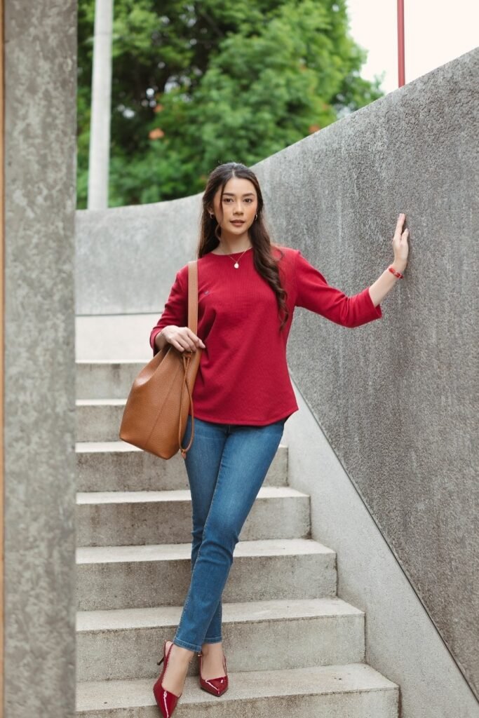 Red Long-Sleeve Top + Blue Skinny Jeans + Red Pointed-Toe Heels