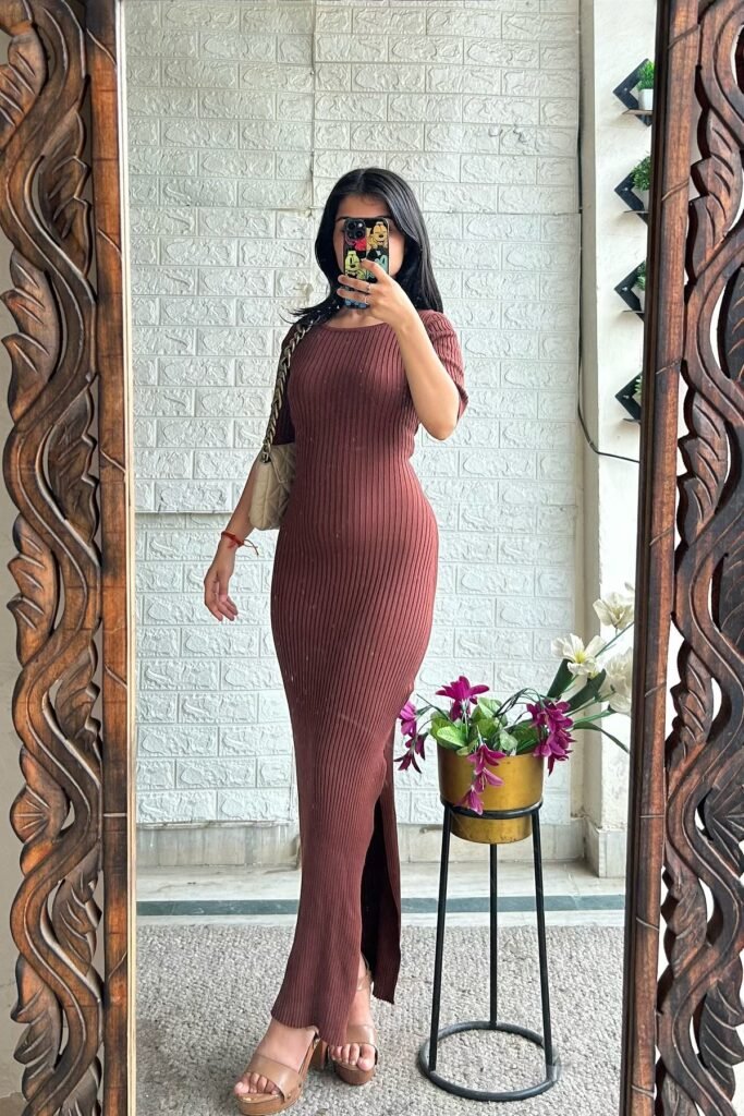 Rust Brown Ribbed Short-Sleeve Side-Slit Maxi Dress + Tan Platform Sandals + Beige Quilted Chain Bag