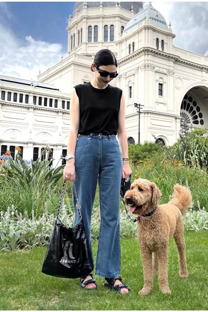 Black Muscle Tee + Blue Straight-Leg Jeans + Black Platform Sandals