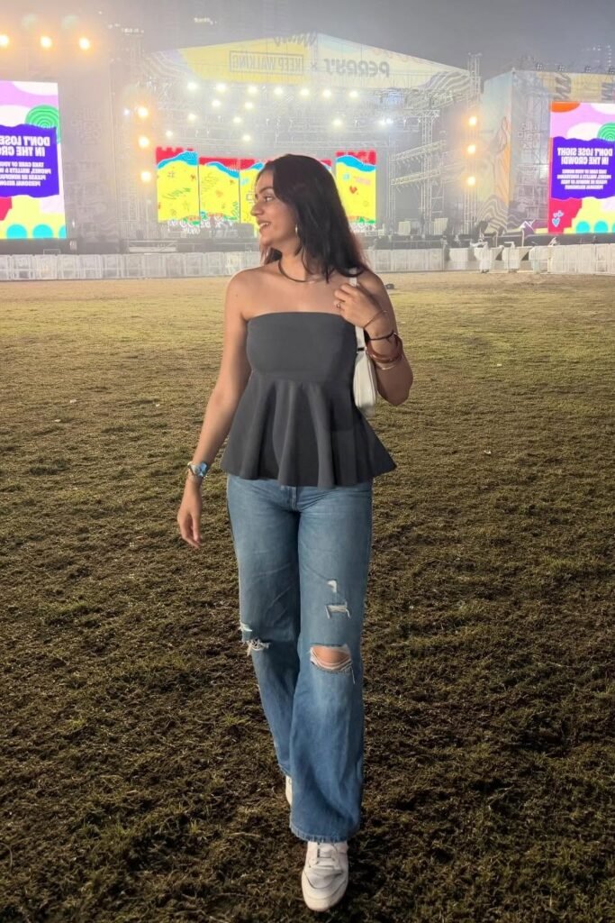 Charcoal Strapless Peplum Top + Ripped Wide-Leg Jeans + White Sneakers