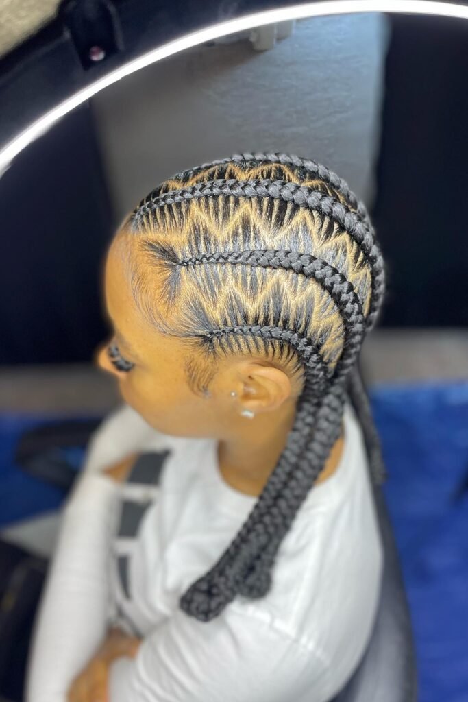 High-Definition Feed-In Braids with Wave Pattern