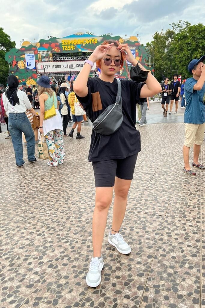 Oversized Black T-Shirt + Black Biker Shorts + White and Grey Athletic Sneakers