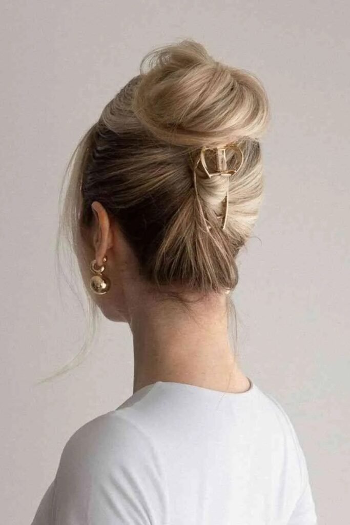 Polished High Bun with Minimalist Gold Wire Loop Clip
