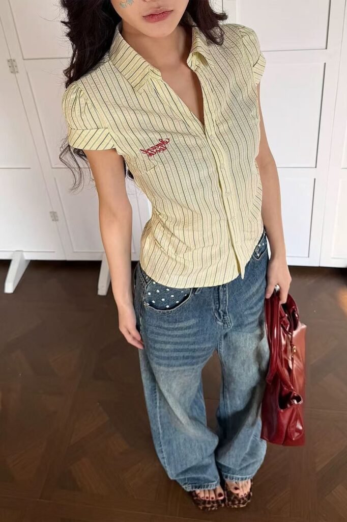 Yellow Striped Fitted Short-Sleeve Shirt + Baggy Blue Jeans + Leopard Print Heels