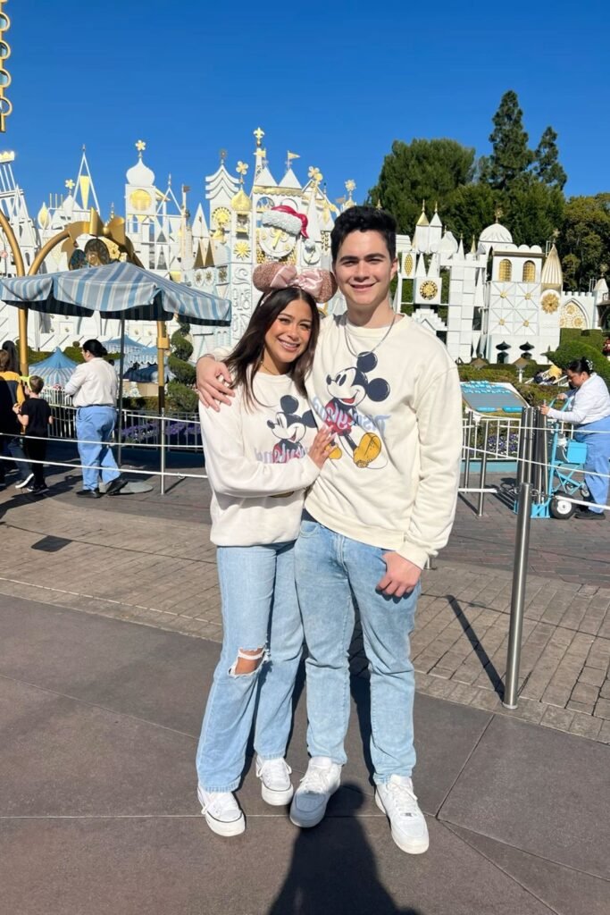Off White Vintage Mickey Sweatshirts + Light Wash Ripped Jeans / Light Wash Straight Jeans + White Classic Sneakers