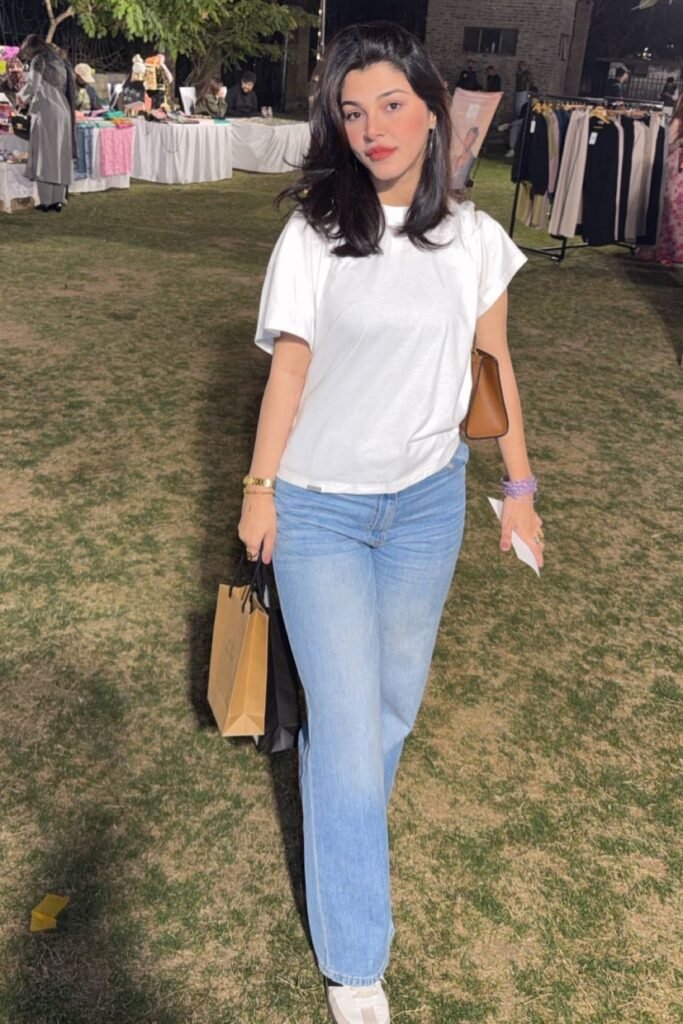 White Cap Sleeve T Shirt + Light Wash Straight Leg Jeans + White Sneakers