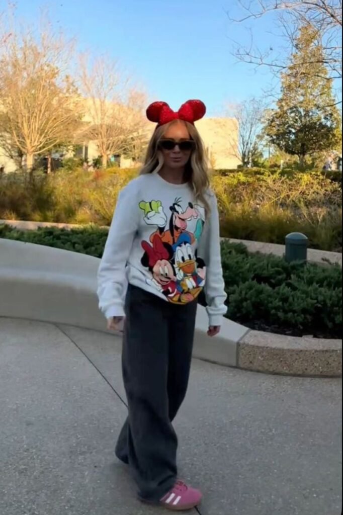 White Character Graphic Sweatshirt + Dark Grey Wide Leg Sweatpants + Pink Sneakers