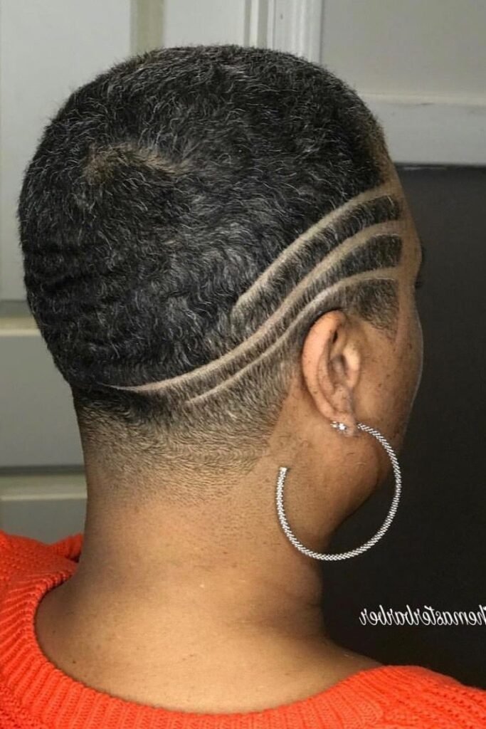 Short Textured Cut with Triple Side Lines