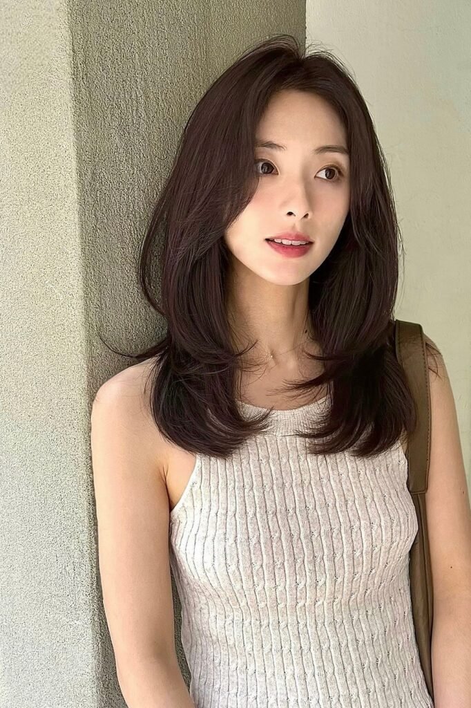 Smooth Medium-Length Cut with Internal Layering