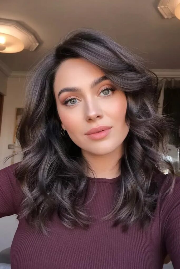 Voluminous Layered Waves with Deep Side Part
